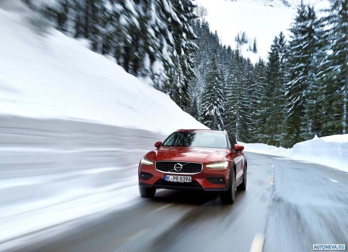 2019 Volvo V60 Cross Country - фотография 22 из 107