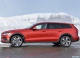 volvo_2019_v60_cross_country_028.jpg