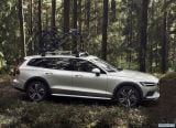 volvo_2019_v60_cross_country_030.jpg