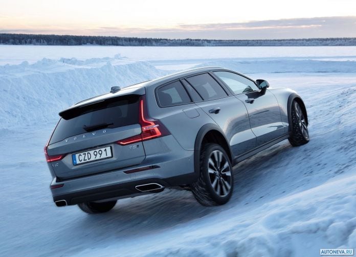 2019 Volvo V60 Cross Country - фотография 31 из 107