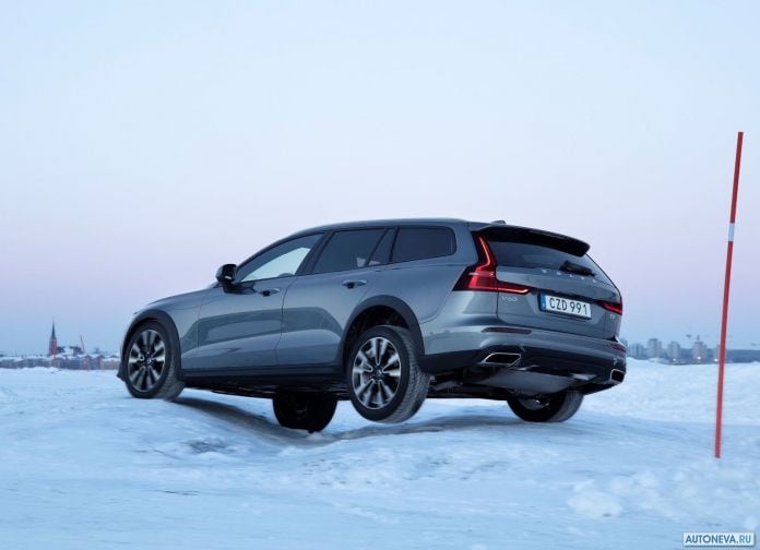 2019 Volvo V60 Cross Country - фотография 38 из 107