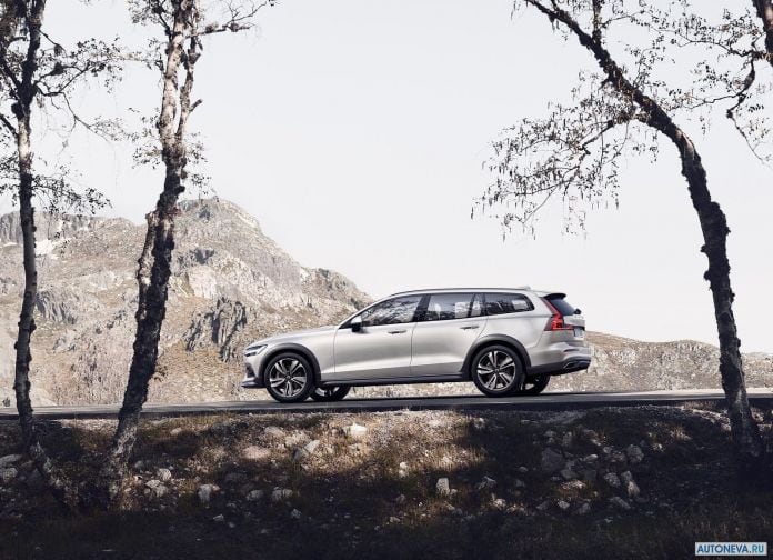 2019 Volvo V60 Cross Country - фотография 40 из 107