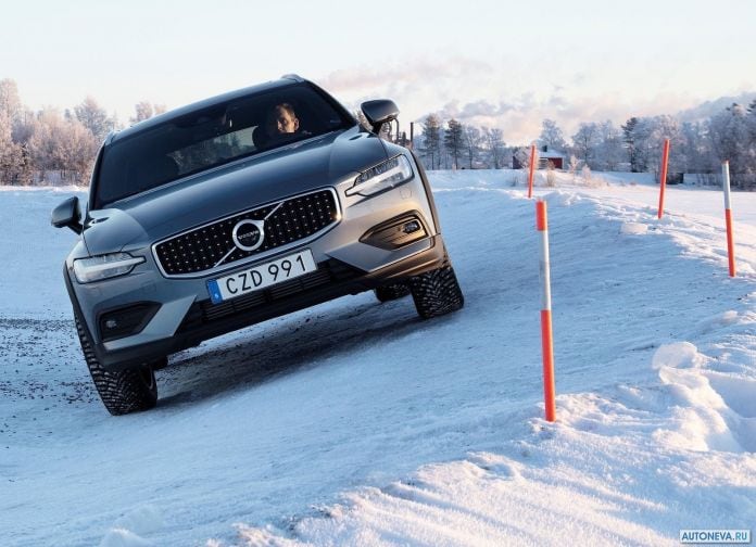 2019 Volvo V60 Cross Country - фотография 47 из 107