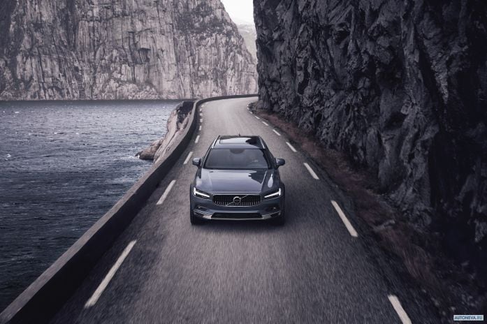 2020 Volvo V90 B6 Cross Country - фотография 1 из 9