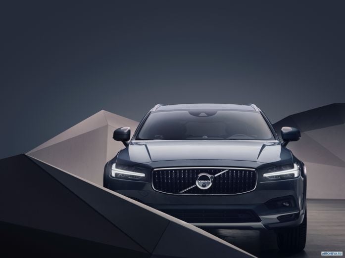 2020 Volvo V90 B6 Cross Country - фотография 8 из 9