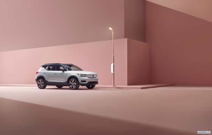 2020 Volvo XC40 Recharge P8 AWD - фотография 6 из 24