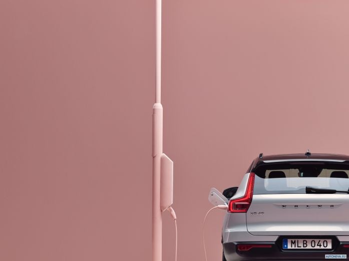 2020 Volvo XC40 Recharge P8 AWD - фотография 19 из 24