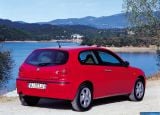 Ð¤Ð¾Ñ‚Ð¾Ð³Ñ€Ð°Ñ„Ð¸Ñ Ð°Ð²Ñ‚Ð¾Ð¼Ð¾Ð±Ð¸Ð»Ñ 2000 Alfa Romeo 147 â„–035 Ð“Ð°Ð»ÐµÑ€ÐµÑ Ñ„Ð¾Ñ‚Ð¾Ð³Ñ€Ð°Ñ„Ð¸Ð¹ и обоев рабочего Ñтола Ñ Ð¸Ð·Ð¾Ð±Ñ€Ð°Ð¶ÐµÐ½Ð¸ÐµÐ¼ ÑкÑтерьера, интерьера, конÑтрукции и дизайнерÑких риÑунков Ð°Ð²Ñ‚Ð¾Ð¼Ð¾Ð±Ð¸Ð»Ñ 2000 Alfa Romeo 147.