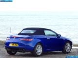 Ð¤Ð¾Ñ‚Ð¾Ð³Ñ€Ð°Ñ„Ð¸Ñ Ð°Ð²Ñ‚Ð¾Ð¼Ð¾Ð±Ð¸Ð»Ñ 2006 Alfa Romeo Spider Uk Version â„–023 Ð“Ð°Ð»ÐµÑ€ÐµÑ Ñ„Ð¾Ñ‚Ð¾Ð³Ñ€Ð°Ñ„Ð¸Ð¹ и обоев рабочего Ñтола Ñ Ð¸Ð·Ð¾Ð±Ñ€Ð°Ð¶ÐµÐ½Ð¸ÐµÐ¼ ÑкÑтерьера, интерьера, конÑтрукции и дизайнерÑких риÑунков Ð°Ð²Ñ‚Ð¾Ð¼Ð¾Ð±Ð¸Ð»Ñ 2006 Alfa Romeo Spider Uk Version.