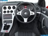 Ð¤Ð¾Ñ‚Ð¾Ð³Ñ€Ð°Ñ„Ð¸Ñ Ð°Ð²Ñ‚Ð¾Ð¼Ð¾Ð±Ð¸Ð»Ñ 2006 Alfa Romeo Spider Uk Version â„–026 Ð“Ð°Ð»ÐµÑ€ÐµÑ Ñ„Ð¾Ñ‚Ð¾Ð³Ñ€Ð°Ñ„Ð¸Ð¹ и обоев рабочего Ñтола Ñ Ð¸Ð·Ð¾Ð±Ñ€Ð°Ð¶ÐµÐ½Ð¸ÐµÐ¼ ÑкÑтерьера, интерьера, конÑтрукции и дизайнерÑких риÑунков Ð°Ð²Ñ‚Ð¾Ð¼Ð¾Ð±Ð¸Ð»Ñ 2006 Alfa Romeo Spider Uk Version.