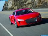 Ð“Ð°Ð»ÐµÑ€ÐµÑ Ñ„Ð¾Ñ‚Ð¾Ð³Ñ€Ð°Ñ„Ð¸Ð¹ Ð¸ Ð¾Ð±Ð¾ÐµÐ² Ñ€Ð°Ð±Ð¾Ñ‡ÐµÐ³Ð¾ ÑÑ‚Ð¾Ð»Ð° Ñ Ð¸Ð·Ð¾Ð±Ñ€Ð°Ð¶ÐµÐ½Ð¸ÐµÐ¼ ÑÐºÑÑ‚ÐµÑ€ÑŒÐµÑ€Ð°, Ð¸Ð½Ñ‚ÐµÑ€ÑŒÐµÑ€Ð°, ÐºÐ¾Ð½ÑÑ‚Ñ€ÑƒÐºÑ†Ð¸Ð¸ Ð¸ Ð´Ð¸Ð·Ð°Ð¹Ð½ÐµÑ€ÑÐºÐ¸Ñ… Ñ€Ð¸ÑÑƒÐ½ÐºÐ¾Ð² Ð°Ð²Ñ‚Ð¾Ð¼Ð¾Ð±Ð¸Ð»Ñ 2009 Audi E-tron Concept.