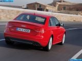 Ð“Ð°Ð»ÐµÑ€ÐµÑ Ñ„Ð¾Ñ‚Ð¾Ð³Ñ€Ð°Ñ„Ð¸Ð¹ Ð¸ Ð¾Ð±Ð¾ÐµÐ² Ñ€Ð°Ð±Ð¾Ñ‡ÐµÐ³Ð¾ ÑÑ‚Ð¾Ð»Ð° Ñ Ð¸Ð·Ð¾Ð±Ñ€Ð°Ð¶ÐµÐ½Ð¸ÐµÐ¼ ÑÐºÑÑ‚ÐµÑ€ÑŒÐµÑ€Ð°, Ð¸Ð½Ñ‚ÐµÑ€ÑŒÐµÑ€Ð°, ÐºÐ¾Ð½ÑÑ‚Ñ€ÑƒÐºÑ†Ð¸Ð¸ Ð¸ Ð´Ð¸Ð·Ð°Ð¹Ð½ÐµÑ€ÑÐºÐ¸Ñ… Ñ€Ð¸ÑÑƒÐ½ÐºÐ¾Ð² Ð°Ð²Ñ‚Ð¾Ð¼Ð¾Ð±Ð¸Ð»Ñ 2009 Audi S4.