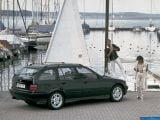 Ð¤Ð¾Ñ‚Ð¾Ð³Ñ€Ð°Ñ„Ð¸Ñ Ð°Ð²Ñ‚Ð¾Ð¼Ð¾Ð±Ð¸Ð»Ñ 1995 BMW 3-series Touring â„–004 Ð“Ð°Ð»ÐµÑ€ÐµÑ Ñ„Ð¾Ñ‚Ð¾Ð³Ñ€Ð°Ñ„Ð¸Ð¹ и обоев рабочего Ñтола Ñ Ð¸Ð·Ð¾Ð±Ñ€Ð°Ð¶ÐµÐ½Ð¸ÐµÐ¼ ÑкÑтерьера, интерьера, конÑтрукции и дизайнерÑких риÑунков Ð°Ð²Ñ‚Ð¾Ð¼Ð¾Ð±Ð¸Ð»Ñ 1995 BMW 3-series Touring.