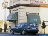 Ð¤Ð¾Ñ‚Ð¾Ð³Ñ€Ð°Ñ„Ð¸Ñ Ð°Ð²Ñ‚Ð¾Ð¼Ð¾Ð±Ð¸Ð»Ñ 1995 BMW 3-series Touring â„–007 Ð“Ð°Ð»ÐµÑ€ÐµÑ Ñ„Ð¾Ñ‚Ð¾Ð³Ñ€Ð°Ñ„Ð¸Ð¹ и обоев рабочего Ñтола Ñ Ð¸Ð·Ð¾Ð±Ñ€Ð°Ð¶ÐµÐ½Ð¸ÐµÐ¼ ÑкÑтерьера, интерьера, конÑтрукции и дизайнерÑких риÑунков Ð°Ð²Ñ‚Ð¾Ð¼Ð¾Ð±Ð¸Ð»Ñ 1995 BMW 3-series Touring.