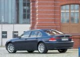 Ð¤Ð¾Ñ‚Ð¾Ð³Ñ€Ð°Ñ„Ð¸Ñ Ð°Ð²Ñ‚Ð¾Ð¼Ð¾Ð±Ð¸Ð»Ñ 2002 BMW 740d â„–004 Ð“Ð°Ð»ÐµÑ€ÐµÑ Ñ„Ð¾Ñ‚Ð¾Ð³Ñ€Ð°Ñ„Ð¸Ð¹ и обоев рабочего Ñтола Ñ Ð¸Ð·Ð¾Ð±Ñ€Ð°Ð¶ÐµÐ½Ð¸ÐµÐ¼ ÑкÑтерьера, интерьера, конÑтрукции и дизайнерÑких риÑунков Ð°Ð²Ñ‚Ð¾Ð¼Ð¾Ð±Ð¸Ð»Ñ 2002 BMW 740d.
