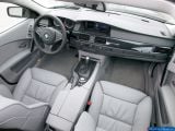 Ð¤Ð¾Ñ‚Ð¾Ð³Ñ€Ð°Ñ„Ð¸Ñ Ð°Ð²Ñ‚Ð¾Ð¼Ð¾Ð±Ð¸Ð»Ñ 2004 BMW 5-series Touring â„–021 Ð“Ð°Ð»ÐµÑ€ÐµÑ Ñ„Ð¾Ñ‚Ð¾Ð³Ñ€Ð°Ñ„Ð¸Ð¹ и обоев рабочего Ñтола Ñ Ð¸Ð·Ð¾Ð±Ñ€Ð°Ð¶ÐµÐ½Ð¸ÐµÐ¼ ÑкÑтерьера, интерьера, конÑтрукции и дизайнерÑких риÑунков Ð°Ð²Ñ‚Ð¾Ð¼Ð¾Ð±Ð¸Ð»Ñ 2004 BMW 5-series Touring.