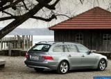 Ð¤Ð¾Ñ‚Ð¾Ð³Ñ€Ð°Ñ„Ð¸Ñ Ð°Ð²Ñ‚Ð¾Ð¼Ð¾Ð±Ð¸Ð»Ñ 2005 BMW 530d Touring â„–016 Ð“Ð°Ð»ÐµÑ€ÐµÑ Ñ„Ð¾Ñ‚Ð¾Ð³Ñ€Ð°Ñ„Ð¸Ð¹ и обоев рабочего Ñтола Ñ Ð¸Ð·Ð¾Ð±Ñ€Ð°Ð¶ÐµÐ½Ð¸ÐµÐ¼ ÑкÑтерьера, интерьера, конÑтрукции и дизайнерÑких риÑунков Ð°Ð²Ñ‚Ð¾Ð¼Ð¾Ð±Ð¸Ð»Ñ 2005 BMW 530d Touring.