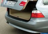 Ð¤Ð¾Ñ‚Ð¾Ð³Ñ€Ð°Ñ„Ð¸Ñ Ð°Ð²Ñ‚Ð¾Ð¼Ð¾Ð±Ð¸Ð»Ñ 2005 BMW 530d Touring â„–038 Ð“Ð°Ð»ÐµÑ€ÐµÑ Ñ„Ð¾Ñ‚Ð¾Ð³Ñ€Ð°Ñ„Ð¸Ð¹ и обоев рабочего Ñтола Ñ Ð¸Ð·Ð¾Ð±Ñ€Ð°Ð¶ÐµÐ½Ð¸ÐµÐ¼ ÑкÑтерьера, интерьера, конÑтрукции и дизайнерÑких риÑунков Ð°Ð²Ñ‚Ð¾Ð¼Ð¾Ð±Ð¸Ð»Ñ 2005 BMW 530d Touring.