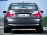 Ð¤Ð¾Ñ‚Ð¾Ð³Ñ€Ð°Ñ„Ð¸Ñ Ð°Ð²Ñ‚Ð¾Ð¼Ð¾Ð±Ð¸Ð»Ñ 2006 BMW 330i Sedan â„–022 Ð“Ð°Ð»ÐµÑ€ÐµÑ Ñ„Ð¾Ñ‚Ð¾Ð³Ñ€Ð°Ñ„Ð¸Ð¹ и обоев рабочего Ñтола Ñ Ð¸Ð·Ð¾Ð±Ñ€Ð°Ð¶ÐµÐ½Ð¸ÐµÐ¼ ÑкÑтерьера, интерьера, конÑтрукции и дизайнерÑких риÑунков Ð°Ð²Ñ‚Ð¾Ð¼Ð¾Ð±Ð¸Ð»Ñ 2006 BMW 330i Sedan.