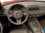 Ð¤Ð¾Ñ‚Ð¾Ð³Ñ€Ð°Ñ„Ð¸Ñ Ð°Ð²Ñ‚Ð¾Ð¼Ð¾Ð±Ð¸Ð»Ñ 2006 BMW Z4 M Roadster â„–037 Ð“Ð°Ð»ÐµÑ€ÐµÑ Ñ„Ð¾Ñ‚Ð¾Ð³Ñ€Ð°Ñ„Ð¸Ð¹ и обоев рабочего Ñтола Ñ Ð¸Ð·Ð¾Ð±Ñ€Ð°Ð¶ÐµÐ½Ð¸ÐµÐ¼ ÑкÑтерьера, интерьера, конÑтрукции и дизайнерÑких риÑунков Ð°Ð²Ñ‚Ð¾Ð¼Ð¾Ð±Ð¸Ð»Ñ 2006 BMW Z4 M Roadster.