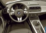 Ð¤Ð¾Ñ‚Ð¾Ð³Ñ€Ð°Ñ„Ð¸Ñ Ð°Ð²Ñ‚Ð¾Ð¼Ð¾Ð±Ð¸Ð»Ñ 2006 BMW Z4 Roadster â„–029 Ð“Ð°Ð»ÐµÑ€ÐµÑ Ñ„Ð¾Ñ‚Ð¾Ð³Ñ€Ð°Ñ„Ð¸Ð¹ и обоев рабочего Ñтола Ñ Ð¸Ð·Ð¾Ð±Ñ€Ð°Ð¶ÐµÐ½Ð¸ÐµÐ¼ ÑкÑтерьера, интерьера, конÑтрукции и дизайнерÑких риÑунков Ð°Ð²Ñ‚Ð¾Ð¼Ð¾Ð±Ð¸Ð»Ñ 2006 BMW Z4 Roadster.