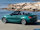 Ð¤Ð¾Ñ‚Ð¾Ð³Ñ€Ð°Ñ„Ð¸Ñ Ð°Ð²Ñ‚Ð¾Ð¼Ð¾Ð±Ð¸Ð»Ñ 2008 BMW 1-series Convertible â„–011 Ð“Ð°Ð»ÐµÑ€ÐµÑ Ñ„Ð¾Ñ‚Ð¾Ð³Ñ€Ð°Ñ„Ð¸Ð¹ и обоев рабочего Ñтола Ñ Ð¸Ð·Ð¾Ð±Ñ€Ð°Ð¶ÐµÐ½Ð¸ÐµÐ¼ ÑкÑтерьера, интерьера, конÑтрукции и дизайнерÑких риÑунков Ð°Ð²Ñ‚Ð¾Ð¼Ð¾Ð±Ð¸Ð»Ñ 2008 BMW 1-series Convertible.