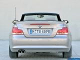 Ð¤Ð¾Ñ‚Ð¾Ð³Ñ€Ð°Ñ„Ð¸Ñ Ð°Ð²Ñ‚Ð¾Ð¼Ð¾Ð±Ð¸Ð»Ñ 2008 BMW 1-series Convertible â„–024 Ð“Ð°Ð»ÐµÑ€ÐµÑ Ñ„Ð¾Ñ‚Ð¾Ð³Ñ€Ð°Ñ„Ð¸Ð¹ и обоев рабочего Ñтола Ñ Ð¸Ð·Ð¾Ð±Ñ€Ð°Ð¶ÐµÐ½Ð¸ÐµÐ¼ ÑкÑтерьера, интерьера, конÑтрукции и дизайнерÑких риÑунков Ð°Ð²Ñ‚Ð¾Ð¼Ð¾Ð±Ð¸Ð»Ñ 2008 BMW 1-series Convertible.