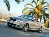 Ð¤Ð¾Ñ‚Ð¾Ð³Ñ€Ð°Ñ„Ð¸Ñ Ð°Ð²Ñ‚Ð¾Ð¼Ð¾Ð±Ð¸Ð»Ñ 2008 BMW 1-series Convertible â„–045 Ð“Ð°Ð»ÐµÑ€ÐµÑ Ñ„Ð¾Ñ‚Ð¾Ð³Ñ€Ð°Ñ„Ð¸Ð¹ и обоев рабочего Ñтола Ñ Ð¸Ð·Ð¾Ð±Ñ€Ð°Ð¶ÐµÐ½Ð¸ÐµÐ¼ ÑкÑтерьера, интерьера, конÑтрукции и дизайнерÑких риÑунков Ð°Ð²Ñ‚Ð¾Ð¼Ð¾Ð±Ð¸Ð»Ñ 2008 BMW 1-series Convertible.