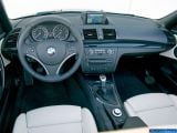 Ð¤Ð¾Ñ‚Ð¾Ð³Ñ€Ð°Ñ„Ð¸Ñ Ð°Ð²Ñ‚Ð¾Ð¼Ð¾Ð±Ð¸Ð»Ñ 2008 BMW 1-series Convertible â„–053 Ð“Ð°Ð»ÐµÑ€ÐµÑ Ñ„Ð¾Ñ‚Ð¾Ð³Ñ€Ð°Ñ„Ð¸Ð¹ и обоев рабочего Ñтола Ñ Ð¸Ð·Ð¾Ð±Ñ€Ð°Ð¶ÐµÐ½Ð¸ÐµÐ¼ ÑкÑтерьера, интерьера, конÑтрукции и дизайнерÑких риÑунков Ð°Ð²Ñ‚Ð¾Ð¼Ð¾Ð±Ð¸Ð»Ñ 2008 BMW 1-series Convertible.