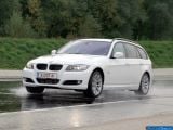 Ð¤Ð¾Ñ‚Ð¾Ð³Ñ€Ð°Ñ„Ð¸Ñ Ð°Ð²Ñ‚Ð¾Ð¼Ð¾Ð±Ð¸Ð»Ñ 2008 BMW 3-series Touring â„–040 Ð“Ð°Ð»ÐµÑ€ÐµÑ Ñ„Ð¾Ñ‚Ð¾Ð³Ñ€Ð°Ñ„Ð¸Ð¹ и обоев рабочего Ñтола Ñ Ð¸Ð·Ð¾Ð±Ñ€Ð°Ð¶ÐµÐ½Ð¸ÐµÐ¼ ÑкÑтерьера, интерьера, конÑтрукции и дизайнерÑких риÑунков Ð°Ð²Ñ‚Ð¾Ð¼Ð¾Ð±Ð¸Ð»Ñ 2008 BMW 3-series Touring.