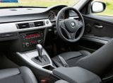 Ð¤Ð¾Ñ‚Ð¾Ð³Ñ€Ð°Ñ„Ð¸Ñ Ð°Ð²Ñ‚Ð¾Ð¼Ð¾Ð±Ð¸Ð»Ñ 2009 BMW 3-series Sedan UK-version â„–012 Ð“Ð°Ð»ÐµÑ€ÐµÑ Ñ„Ð¾Ñ‚Ð¾Ð³Ñ€Ð°Ñ„Ð¸Ð¹ и обоев рабочего Ñтола Ñ Ð¸Ð·Ð¾Ð±Ñ€Ð°Ð¶ÐµÐ½Ð¸ÐµÐ¼ ÑкÑтерьера, интерьера, конÑтрукции и дизайнерÑких риÑунков Ð°Ð²Ñ‚Ð¾Ð¼Ð¾Ð±Ð¸Ð»Ñ 2009 BMW 3-series Sedan UK-version.