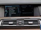 Ð“Ð°Ð»ÐµÑ€ÐµÑ Ñ„Ð¾Ñ‚Ð¾Ð³Ñ€Ð°Ñ„Ð¸Ð¹ Ð¸ Ð¾Ð±Ð¾ÐµÐ² Ñ€Ð°Ð±Ð¾Ñ‡ÐµÐ³Ð¾ ÑÑ‚Ð¾Ð»Ð° Ñ Ð¸Ð·Ð¾Ð±Ñ€Ð°Ð¶ÐµÐ½Ð¸ÐµÐ¼ ÑÐºÑÑ‚ÐµÑ€ÑŒÐµÑ€Ð°, Ð¸Ð½Ñ‚ÐµÑ€ÑŒÐµÑ€Ð°, ÐºÐ¾Ð½ÑÑ‚Ñ€ÑƒÐºÑ†Ð¸Ð¸ Ð¸ Ð´Ð¸Ð·Ð°Ð¹Ð½ÐµÑ€ÑÐºÐ¸Ñ… Ñ€Ð¸ÑÑƒÐ½ÐºÐ¾Ð² Ð°Ð²Ñ‚Ð¾Ð¼Ð¾Ð±Ð¸Ð»Ñ 2009 BMW 730d.