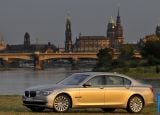Ð¤Ð¾Ñ‚Ð¾Ð³Ñ€Ð°Ñ„Ð¸Ñ Ð°Ð²Ñ‚Ð¾Ð¼Ð¾Ð±Ð¸Ð»Ñ 2009 BMW 750Li â„–009 Ð“Ð°Ð»ÐµÑ€ÐµÑ Ñ„Ð¾Ñ‚Ð¾Ð³Ñ€Ð°Ñ„Ð¸Ð¹ и обоев рабочего Ñтола Ñ Ð¸Ð·Ð¾Ð±Ñ€Ð°Ð¶ÐµÐ½Ð¸ÐµÐ¼ ÑкÑтерьера, интерьера, конÑтрукции и дизайнерÑких риÑунков Ð°Ð²Ñ‚Ð¾Ð¼Ð¾Ð±Ð¸Ð»Ñ 2009 BMW 750Li.