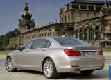 Ð¤Ð¾Ñ‚Ð¾Ð³Ñ€Ð°Ñ„Ð¸Ñ Ð°Ð²Ñ‚Ð¾Ð¼Ð¾Ð±Ð¸Ð»Ñ 2009 BMW 750Li â„–036 Ð“Ð°Ð»ÐµÑ€ÐµÑ Ñ„Ð¾Ñ‚Ð¾Ð³Ñ€Ð°Ñ„Ð¸Ð¹ и обоев рабочего Ñтола Ñ Ð¸Ð·Ð¾Ð±Ñ€Ð°Ð¶ÐµÐ½Ð¸ÐµÐ¼ ÑкÑтерьера, интерьера, конÑтрукции и дизайнерÑких риÑунков Ð°Ð²Ñ‚Ð¾Ð¼Ð¾Ð±Ð¸Ð»Ñ 2009 BMW 750Li.