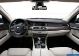 Ð¤Ð¾Ñ‚Ð¾Ð³Ñ€Ð°Ñ„Ð¸Ñ Ð°Ð²Ñ‚Ð¾Ð¼Ð¾Ð±Ð¸Ð»Ñ 2010 BMW 5-series Gran Turismo â„–121 Ð“Ð°Ð»ÐµÑ€ÐµÑ Ñ„Ð¾Ñ‚Ð¾Ð³Ñ€Ð°Ñ„Ð¸Ð¹ и обоев рабочего Ñтола Ñ Ð¸Ð·Ð¾Ð±Ñ€Ð°Ð¶ÐµÐ½Ð¸ÐµÐ¼ ÑкÑтерьера, интерьера, конÑтрукции и дизайнерÑких риÑунков Ð°Ð²Ñ‚Ð¾Ð¼Ð¾Ð±Ð¸Ð»Ñ 2010 BMW 5-series Gran Turismo.