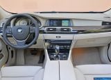 Ð¤Ð¾Ñ‚Ð¾Ð³Ñ€Ð°Ñ„Ð¸Ñ Ð°Ð²Ñ‚Ð¾Ð¼Ð¾Ð±Ð¸Ð»Ñ 2010 BMW 5-series Gran Turismo â„–120 Ð“Ð°Ð»ÐµÑ€ÐµÑ Ñ„Ð¾Ñ‚Ð¾Ð³Ñ€Ð°Ñ„Ð¸Ð¹ и обоев рабочего Ñтола Ñ Ð¸Ð·Ð¾Ð±Ñ€Ð°Ð¶ÐµÐ½Ð¸ÐµÐ¼ ÑкÑтерьера, интерьера, конÑтрукции и дизайнерÑких риÑунков Ð°Ð²Ñ‚Ð¾Ð¼Ð¾Ð±Ð¸Ð»Ñ 2010 BMW 5-series Gran Turismo.