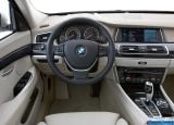 Ð¤Ð¾Ñ‚Ð¾Ð³Ñ€Ð°Ñ„Ð¸Ñ Ð°Ð²Ñ‚Ð¾Ð¼Ð¾Ð±Ð¸Ð»Ñ 2010 BMW 5-series Gran Turismo â„–122 Ð“Ð°Ð»ÐµÑ€ÐµÑ Ñ„Ð¾Ñ‚Ð¾Ð³Ñ€Ð°Ñ„Ð¸Ð¹ и обоев рабочего Ñтола Ñ Ð¸Ð·Ð¾Ð±Ñ€Ð°Ð¶ÐµÐ½Ð¸ÐµÐ¼ ÑкÑтерьера, интерьера, конÑтрукции и дизайнерÑких риÑунков Ð°Ð²Ñ‚Ð¾Ð¼Ð¾Ð±Ð¸Ð»Ñ 2010 BMW 5-series Gran Turismo.