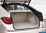 Ð¤Ð¾Ñ‚Ð¾Ð³Ñ€Ð°Ñ„Ð¸Ñ Ð°Ð²Ñ‚Ð¾Ð¼Ð¾Ð±Ð¸Ð»Ñ 2010 BMW 5-series Gran Turismo â„–144 Ð“Ð°Ð»ÐµÑ€ÐµÑ Ñ„Ð¾Ñ‚Ð¾Ð³Ñ€Ð°Ñ„Ð¸Ð¹ и обоев рабочего Ñтола Ñ Ð¸Ð·Ð¾Ð±Ñ€Ð°Ð¶ÐµÐ½Ð¸ÐµÐ¼ ÑкÑтерьера, интерьера, конÑтрукции и дизайнерÑких риÑунков Ð°Ð²Ñ‚Ð¾Ð¼Ð¾Ð±Ð¸Ð»Ñ 2010 BMW 5-series Gran Turismo.