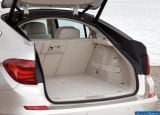 Ð¤Ð¾Ñ‚Ð¾Ð³Ñ€Ð°Ñ„Ð¸Ñ Ð°Ð²Ñ‚Ð¾Ð¼Ð¾Ð±Ð¸Ð»Ñ 2010 BMW 5-series Gran Turismo â„–145 Ð“Ð°Ð»ÐµÑ€ÐµÑ Ñ„Ð¾Ñ‚Ð¾Ð³Ñ€Ð°Ñ„Ð¸Ð¹ и обоев рабочего Ñтола Ñ Ð¸Ð·Ð¾Ð±Ñ€Ð°Ð¶ÐµÐ½Ð¸ÐµÐ¼ ÑкÑтерьера, интерьера, конÑтрукции и дизайнерÑких риÑунков Ð°Ð²Ñ‚Ð¾Ð¼Ð¾Ð±Ð¸Ð»Ñ 2010 BMW 5-series Gran Turismo.