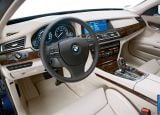 Ð¤Ð¾Ñ‚Ð¾Ð³Ñ€Ð°Ñ„Ð¸Ñ Ð°Ð²Ñ‚Ð¾Ð¼Ð¾Ð±Ð¸Ð»Ñ 2010 BMW 760Li â„–014 Ð“Ð°Ð»ÐµÑ€ÐµÑ Ñ„Ð¾Ñ‚Ð¾Ð³Ñ€Ð°Ñ„Ð¸Ð¹ и обоев рабочего Ñтола Ñ Ð¸Ð·Ð¾Ð±Ñ€Ð°Ð¶ÐµÐ½Ð¸ÐµÐ¼ ÑкÑтерьера, интерьера, конÑтрукции и дизайнерÑких риÑунков Ð°Ð²Ñ‚Ð¾Ð¼Ð¾Ð±Ð¸Ð»Ñ 2010 BMW 760Li.