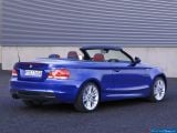 Ð¤Ð¾Ñ‚Ð¾Ð³Ñ€Ð°Ñ„Ð¸Ñ Ð°Ð²Ñ‚Ð¾Ð¼Ð¾Ð±Ð¸Ð»Ñ 2011 BMW 1-series Convertible â„–003 Ð“Ð°Ð»ÐµÑ€ÐµÑ Ñ„Ð¾Ñ‚Ð¾Ð³Ñ€Ð°Ñ„Ð¸Ð¹ и обоев рабочего Ñтола Ñ Ð¸Ð·Ð¾Ð±Ñ€Ð°Ð¶ÐµÐ½Ð¸ÐµÐ¼ ÑкÑтерьера, интерьера, конÑтрукции и дизайнерÑких риÑунков Ð°Ð²Ñ‚Ð¾Ð¼Ð¾Ð±Ð¸Ð»Ñ 2011 BMW 1-series Convertible.
