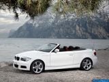 Ð¤Ð¾Ñ‚Ð¾Ð³Ñ€Ð°Ñ„Ð¸Ñ Ð°Ð²Ñ‚Ð¾Ð¼Ð¾Ð±Ð¸Ð»Ñ 2011 BMW 1-series Convertible â„–011 Ð“Ð°Ð»ÐµÑ€ÐµÑ Ñ„Ð¾Ñ‚Ð¾Ð³Ñ€Ð°Ñ„Ð¸Ð¹ и обоев рабочего Ñтола Ñ Ð¸Ð·Ð¾Ð±Ñ€Ð°Ð¶ÐµÐ½Ð¸ÐµÐ¼ ÑкÑтерьера, интерьера, конÑтрукции и дизайнерÑких риÑунков Ð°Ð²Ñ‚Ð¾Ð¼Ð¾Ð±Ð¸Ð»Ñ 2011 BMW 1-series Convertible.
