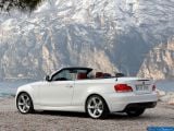 Ð¤Ð¾Ñ‚Ð¾Ð³Ñ€Ð°Ñ„Ð¸Ñ Ð°Ð²Ñ‚Ð¾Ð¼Ð¾Ð±Ð¸Ð»Ñ 2011 BMW 1-series Convertible â„–013 Ð“Ð°Ð»ÐµÑ€ÐµÑ Ñ„Ð¾Ñ‚Ð¾Ð³Ñ€Ð°Ñ„Ð¸Ð¹ и обоев рабочего Ñтола Ñ Ð¸Ð·Ð¾Ð±Ñ€Ð°Ð¶ÐµÐ½Ð¸ÐµÐ¼ ÑкÑтерьера, интерьера, конÑтрукции и дизайнерÑких риÑунков Ð°Ð²Ñ‚Ð¾Ð¼Ð¾Ð±Ð¸Ð»Ñ 2011 BMW 1-series Convertible.