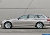 Ð¤Ð¾Ñ‚Ð¾Ð³Ñ€Ð°Ñ„Ð¸Ñ Ð°Ð²Ñ‚Ð¾Ð¼Ð¾Ð±Ð¸Ð»Ñ 2011 BMW 5-series Touring â„–034 Ð“Ð°Ð»ÐµÑ€ÐµÑ Ñ„Ð¾Ñ‚Ð¾Ð³Ñ€Ð°Ñ„Ð¸Ð¹ и обоев рабочего Ñтола Ñ Ð¸Ð·Ð¾Ð±Ñ€Ð°Ð¶ÐµÐ½Ð¸ÐµÐ¼ ÑкÑтерьера, интерьера, конÑтрукции и дизайнерÑких риÑунков Ð°Ð²Ñ‚Ð¾Ð¼Ð¾Ð±Ð¸Ð»Ñ 2011 BMW 5-series Touring.