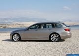 Ð¤Ð¾Ñ‚Ð¾Ð³Ñ€Ð°Ñ„Ð¸Ñ Ð°Ð²Ñ‚Ð¾Ð¼Ð¾Ð±Ð¸Ð»Ñ 2011 BMW 5-series Touring â„–035 Ð“Ð°Ð»ÐµÑ€ÐµÑ Ñ„Ð¾Ñ‚Ð¾Ð³Ñ€Ð°Ñ„Ð¸Ð¹ и обоев рабочего Ñтола Ñ Ð¸Ð·Ð¾Ð±Ñ€Ð°Ð¶ÐµÐ½Ð¸ÐµÐ¼ ÑкÑтерьера, интерьера, конÑтрукции и дизайнерÑких риÑунков Ð°Ð²Ñ‚Ð¾Ð¼Ð¾Ð±Ð¸Ð»Ñ 2011 BMW 5-series Touring.