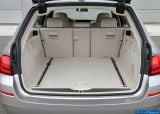 Ð¤Ð¾Ñ‚Ð¾Ð³Ñ€Ð°Ñ„Ð¸Ñ Ð°Ð²Ñ‚Ð¾Ð¼Ð¾Ð±Ð¸Ð»Ñ 2011 BMW 5-series Touring â„–155 Ð“Ð°Ð»ÐµÑ€ÐµÑ Ñ„Ð¾Ñ‚Ð¾Ð³Ñ€Ð°Ñ„Ð¸Ð¹ и обоев рабочего Ñтола Ñ Ð¸Ð·Ð¾Ð±Ñ€Ð°Ð¶ÐµÐ½Ð¸ÐµÐ¼ ÑкÑтерьера, интерьера, конÑтрукции и дизайнерÑких риÑунков Ð°Ð²Ñ‚Ð¾Ð¼Ð¾Ð±Ð¸Ð»Ñ 2011 BMW 5-series Touring.