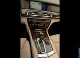 Ð¤Ð¾Ñ‚Ð¾Ð³Ñ€Ð°Ñ„Ð¸Ñ Ð°Ð²Ñ‚Ð¾Ð¼Ð¾Ð±Ð¸Ð»Ñ 2011 BMW 750Li â„–068 Ð“Ð°Ð»ÐµÑ€ÐµÑ Ñ„Ð¾Ñ‚Ð¾Ð³Ñ€Ð°Ñ„Ð¸Ð¹ и обоев рабочего Ñтола Ñ Ð¸Ð·Ð¾Ð±Ñ€Ð°Ð¶ÐµÐ½Ð¸ÐµÐ¼ ÑкÑтерьера, интерьера, конÑтрукции и дизайнерÑких риÑунков Ð°Ð²Ñ‚Ð¾Ð¼Ð¾Ð±Ð¸Ð»Ñ 2011 BMW 750Li.
