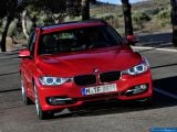 Ð¤Ð¾Ñ‚Ð¾Ð³Ñ€Ð°Ñ„Ð¸Ñ Ð°Ð²Ñ‚Ð¾Ð¼Ð¾Ð±Ð¸Ð»Ñ 2012 BMW 3-series Touring â„–007 Ð“Ð°Ð»ÐµÑ€ÐµÑ Ñ„Ð¾Ñ‚Ð¾Ð³Ñ€Ð°Ñ„Ð¸Ð¹ и обоев рабочего Ñтола Ñ Ð¸Ð·Ð¾Ð±Ñ€Ð°Ð¶ÐµÐ½Ð¸ÐµÐ¼ ÑкÑтерьера, интерьера, конÑтрукции и дизайнерÑких риÑунков Ð°Ð²Ñ‚Ð¾Ð¼Ð¾Ð±Ð¸Ð»Ñ 2012 BMW 3-series Touring.