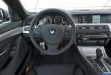 Ð¤Ð¾Ñ‚Ð¾Ð³Ñ€Ð°Ñ„Ð¸Ñ Ð°Ð²Ñ‚Ð¾Ð¼Ð¾Ð±Ð¸Ð»Ñ 2012 BMW 5-series M550d xDrive Sedan â„–102 Ð“Ð°Ð»ÐµÑ€ÐµÑ Ñ„Ð¾Ñ‚Ð¾Ð³Ñ€Ð°Ñ„Ð¸Ð¹ и обоев рабочего Ñтола Ñ Ð¸Ð·Ð¾Ð±Ñ€Ð°Ð¶ÐµÐ½Ð¸ÐµÐ¼ ÑкÑтерьера, интерьера, конÑтрукции и дизайнерÑких риÑунков Ð°Ð²Ñ‚Ð¾Ð¼Ð¾Ð±Ð¸Ð»Ñ 2012 BMW 5-series M550d xDrive Sedan.