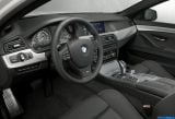 Ð¤Ð¾Ñ‚Ð¾Ð³Ñ€Ð°Ñ„Ð¸Ñ Ð°Ð²Ñ‚Ð¾Ð¼Ð¾Ð±Ð¸Ð»Ñ 2012 BMW 5-series M550d xDrive Sedan â„–103 Ð“Ð°Ð»ÐµÑ€ÐµÑ Ñ„Ð¾Ñ‚Ð¾Ð³Ñ€Ð°Ñ„Ð¸Ð¹ и обоев рабочего Ñтола Ñ Ð¸Ð·Ð¾Ð±Ñ€Ð°Ð¶ÐµÐ½Ð¸ÐµÐ¼ ÑкÑтерьера, интерьера, конÑтрукции и дизайнерÑких риÑунков Ð°Ð²Ñ‚Ð¾Ð¼Ð¾Ð±Ð¸Ð»Ñ 2012 BMW 5-series M550d xDrive Sedan.